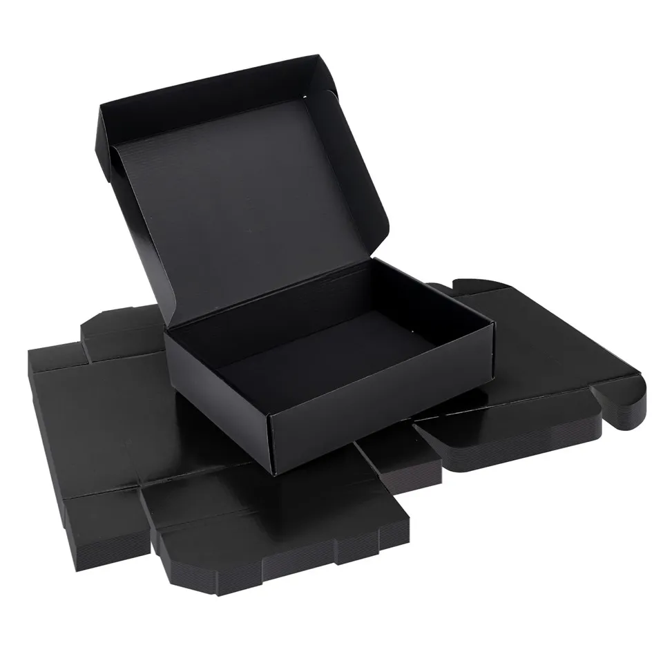 Mustad lainepapist postikastid